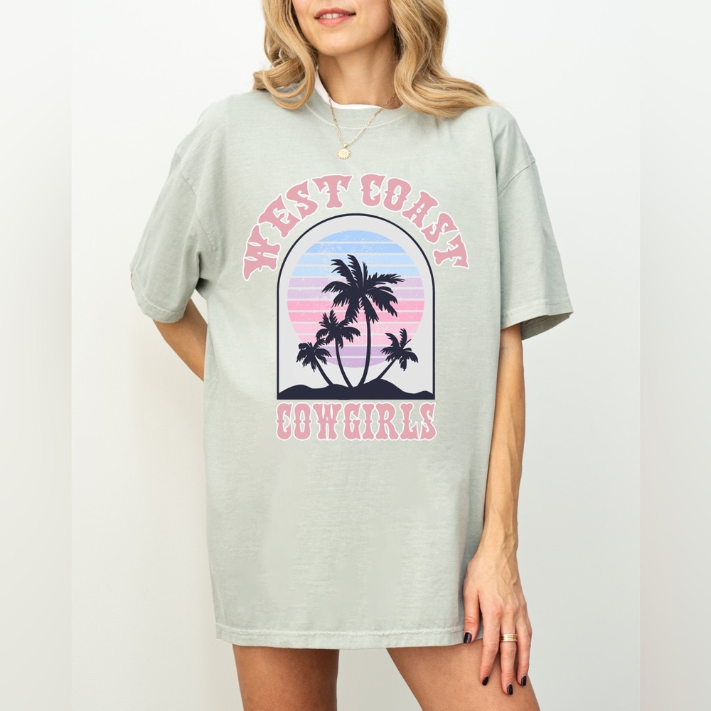 ⬇️ PRICE CUT ⬇️ Comfort Colors Coastal Cowgirl West Coast Retro Graphic Tshirt - Picture 6 of 10